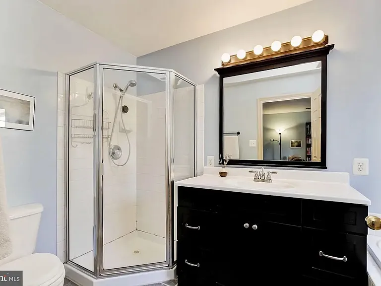 208 Goldsborough Dr — Photo 14