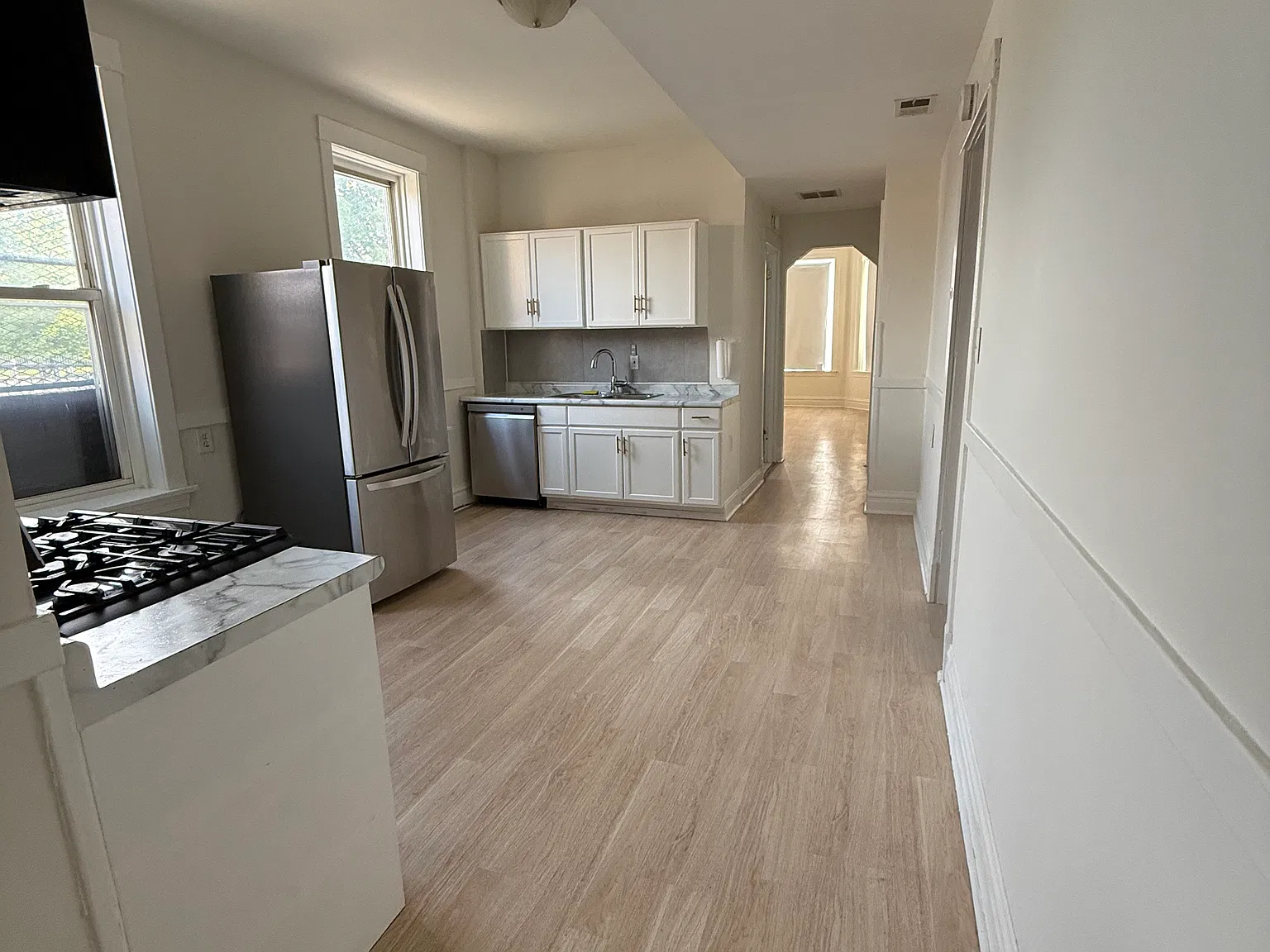 1037 N Christiana Ave — Photo 4