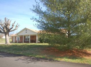 15 Conrad Est, Irvine, KY 40336