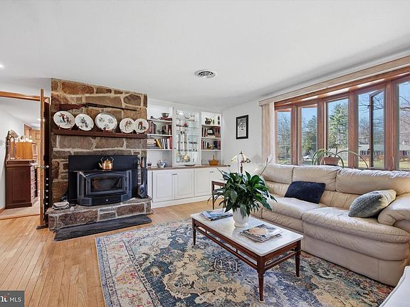 4th image of 288 Garden Station Rd