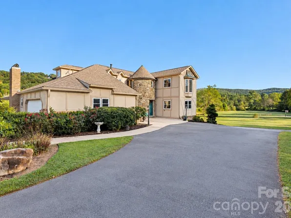 422 Crooked Creek Rd, Hendersonville, NC 28739