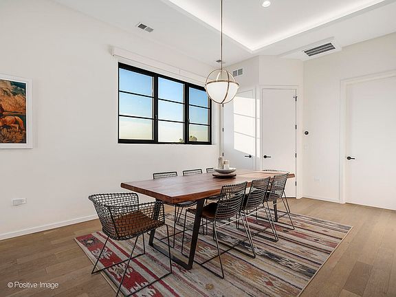 5th image of 522 N Western Ave #402