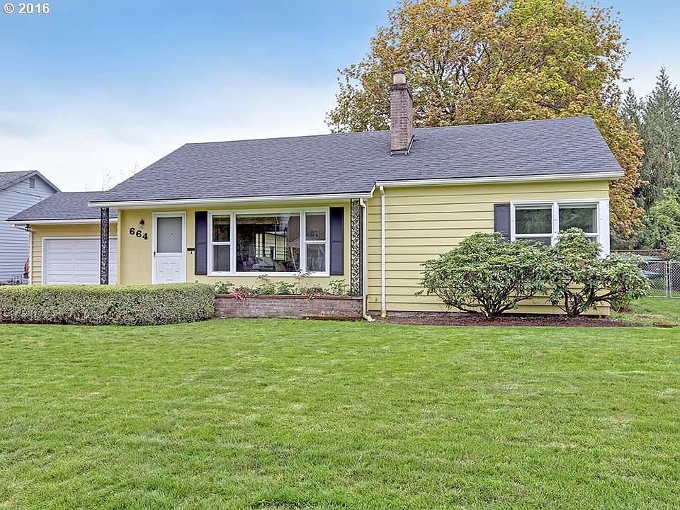 1st image of 664 NE Birchwood Dr