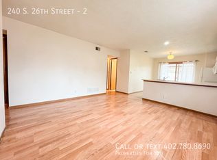 240 S 26th St #2, Lincoln, NE 68510