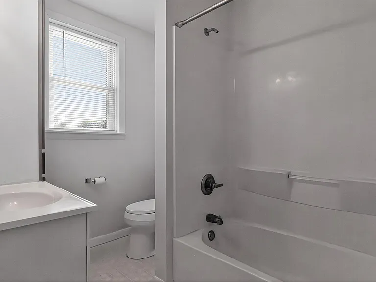 334 S Railroad St — Photo 9
