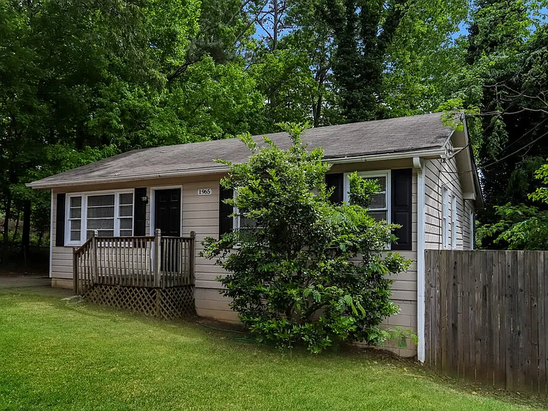 1965 Venesa Cir — Photo 2