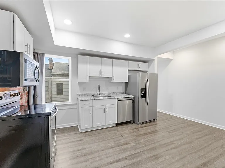 117 E Jefferson St #1 — Photo 12
