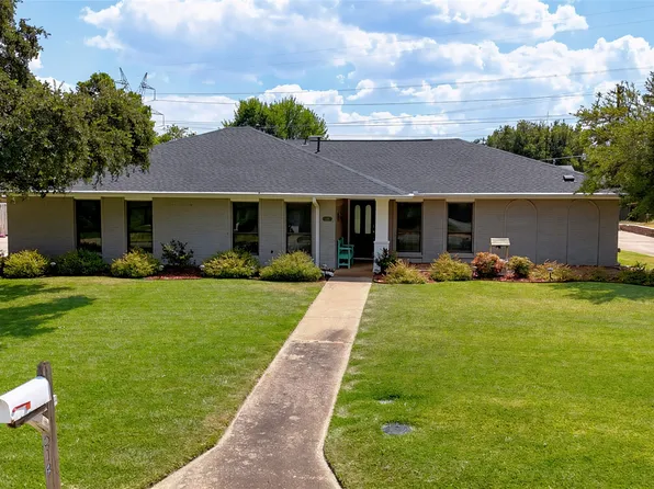 214 Bexar Dr, Highland Village, TX 75077