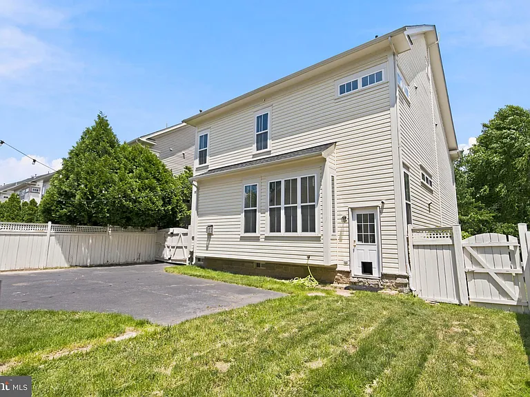 22839 Vickery Park Dr — Photo 38