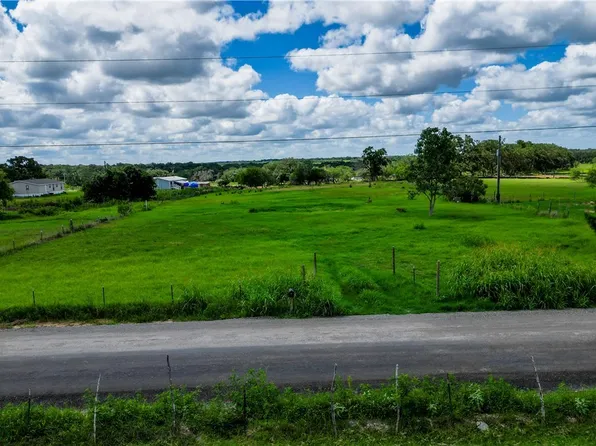 4440 County Road 334, Stockdale, TX 78160