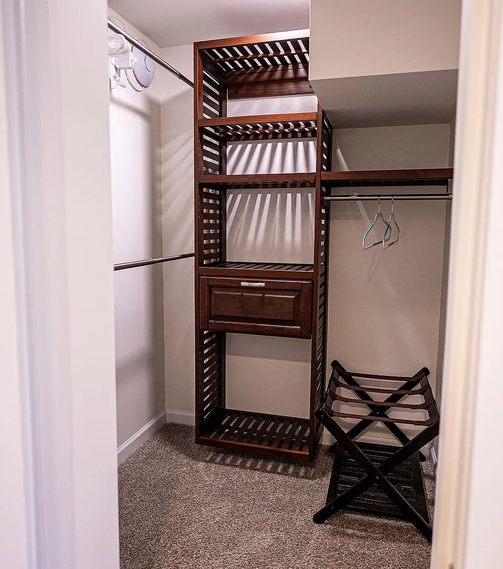 2 bed, 890 sqft, $1,900 — Photo 3