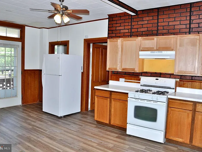 33 W Forrest Ave — Photo 34