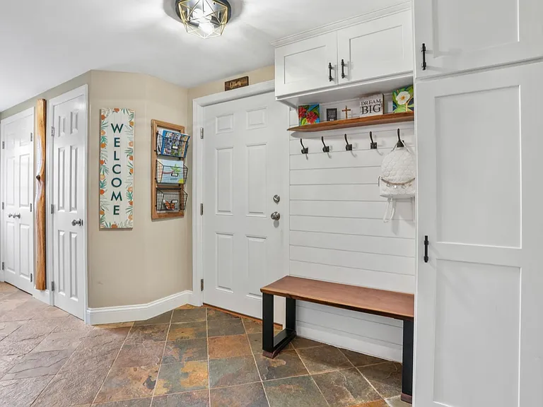 517 Park Ave — Photo 11