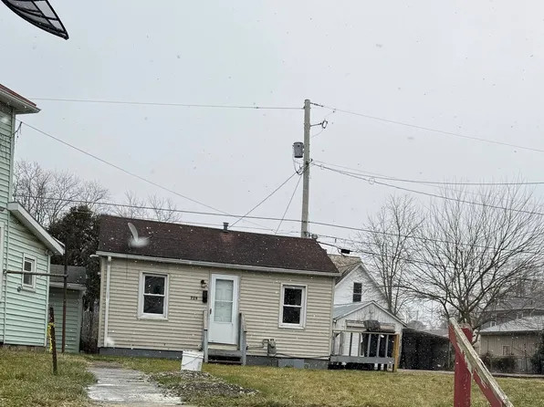 758 Dryden Rd, Zanesville, OH 43701