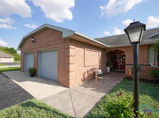 1800 Cobblestone Dr #U-6, Findlay, OH 45840