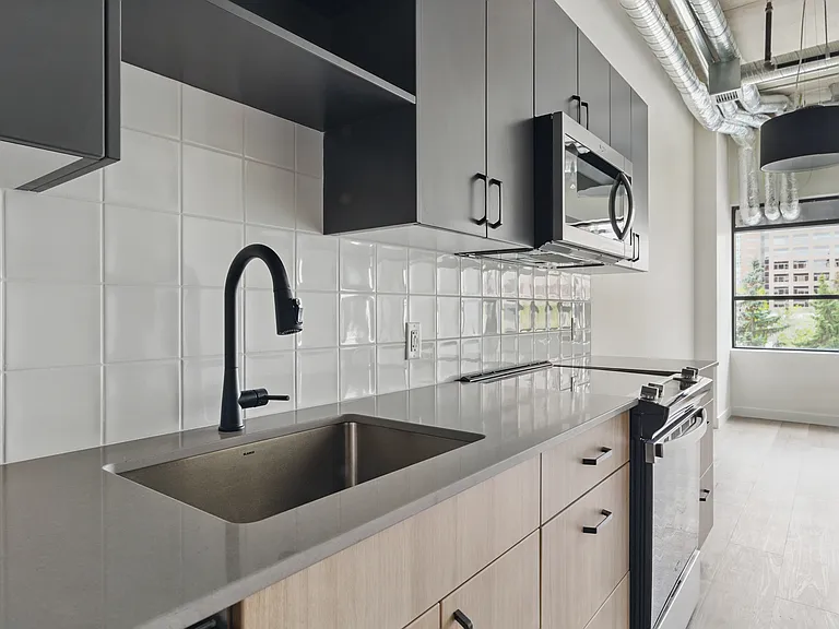 744 4th Ave SW — Photo 24