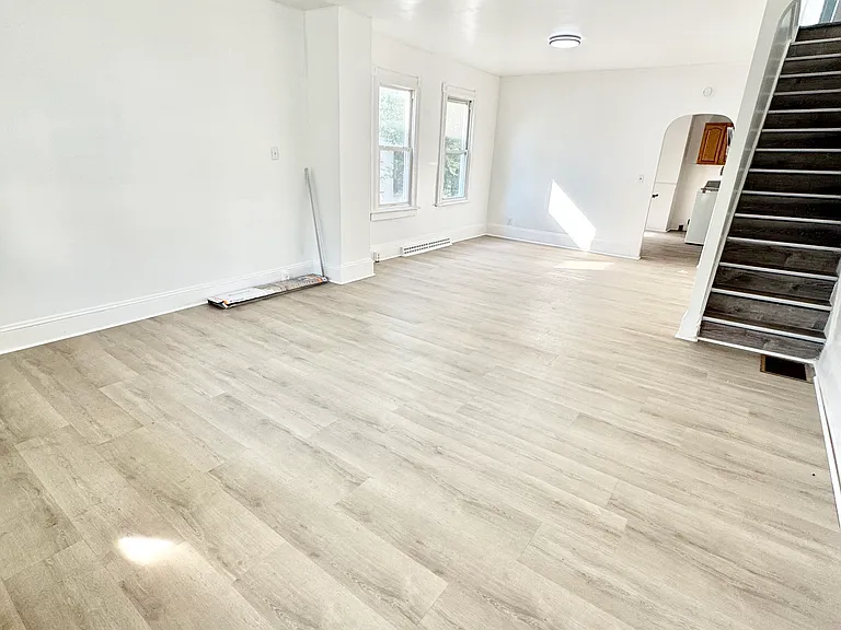 126 Poplar St — Photo 6