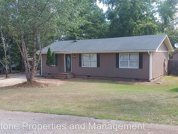 2nd image of 11 Pinecone Ct