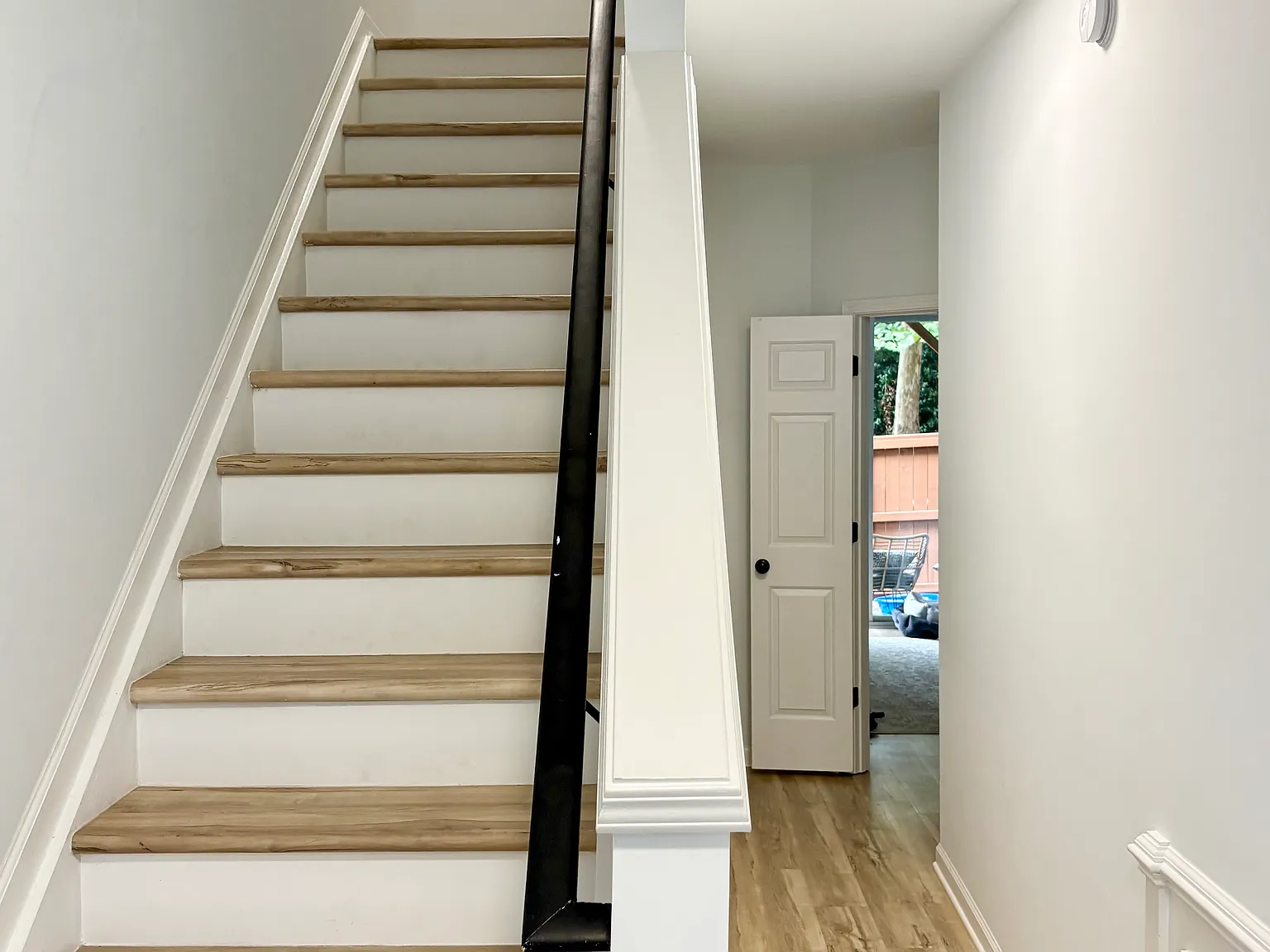 3 bed, 1888 sqft, $2,400 — Photo 3