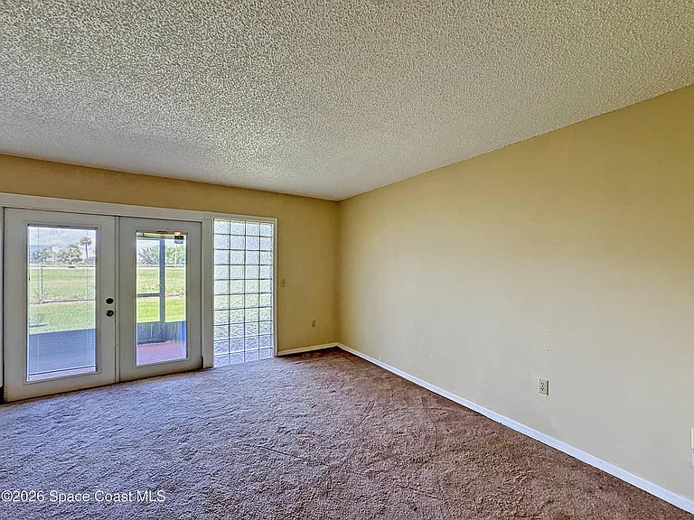 48 Bogart Pl — Photo 7