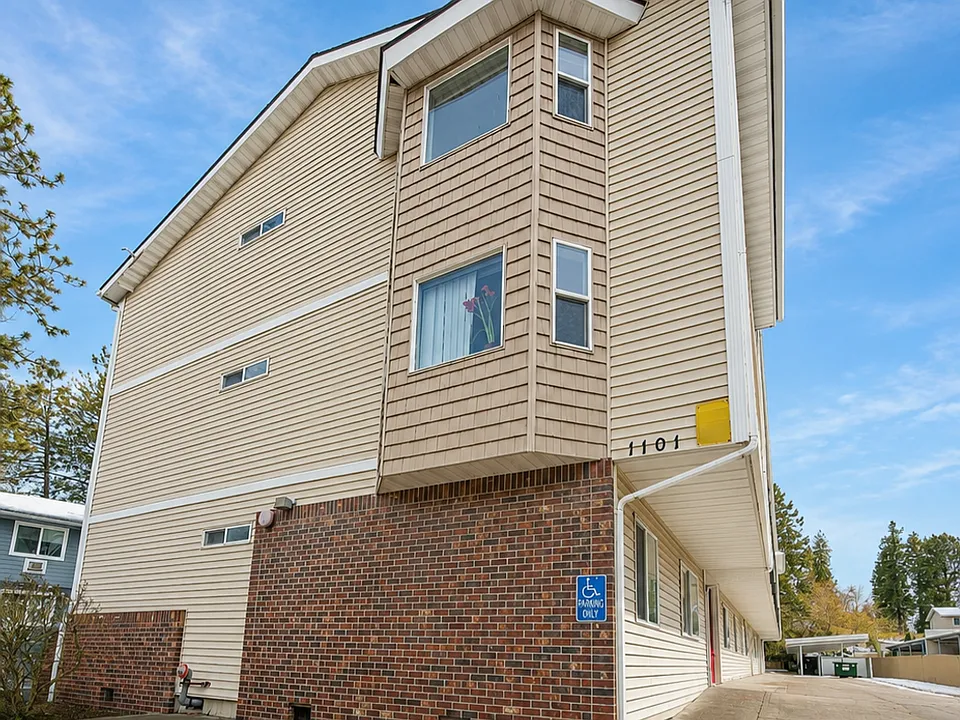 1101 W Emma Ave