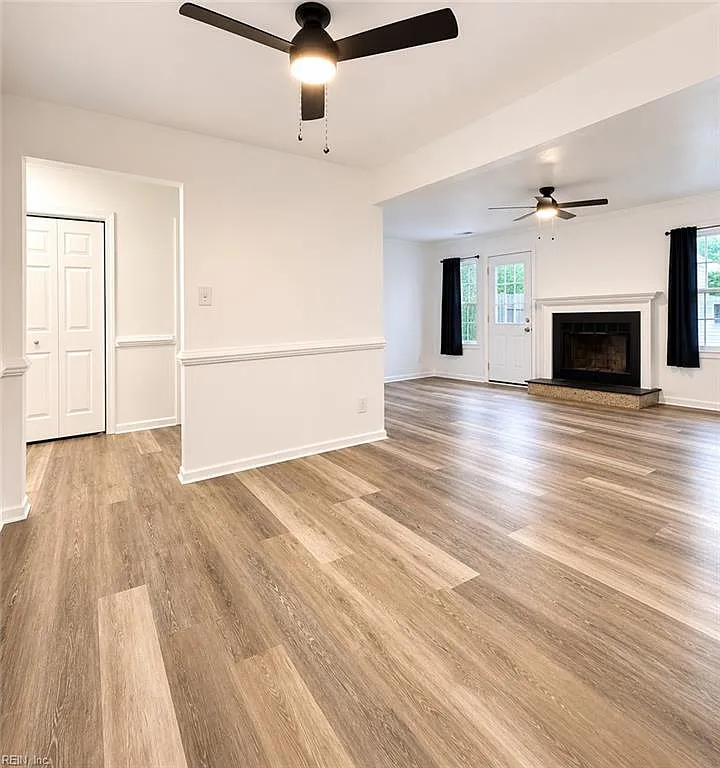 3 bed, 2.5 bath, 1344 sqft, $2,200 — Photo 3