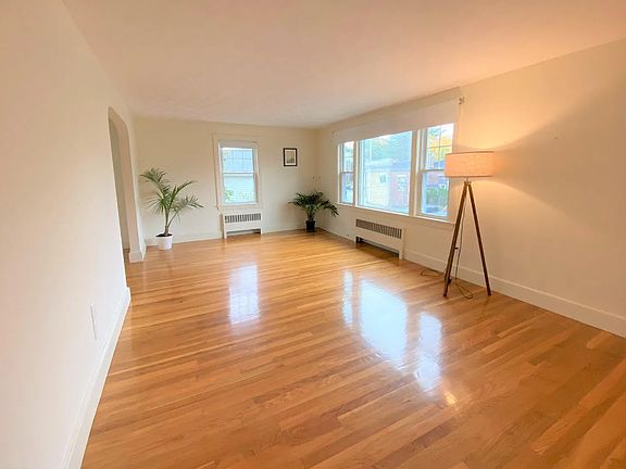 4th image of 13 Grove St #2