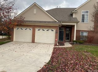 14490 Shadywood Dr, Sterling Heights, MI 48312