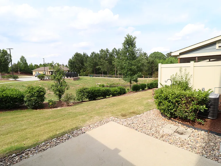 410 Boscawen Ln — Photo 39