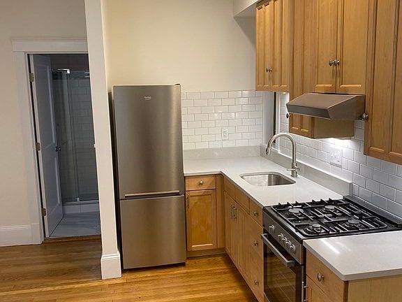 2nd image of 39 Hemenway St APT 7