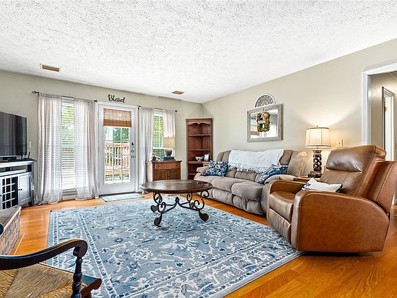 5th image of 740 Wild Ginger Ln