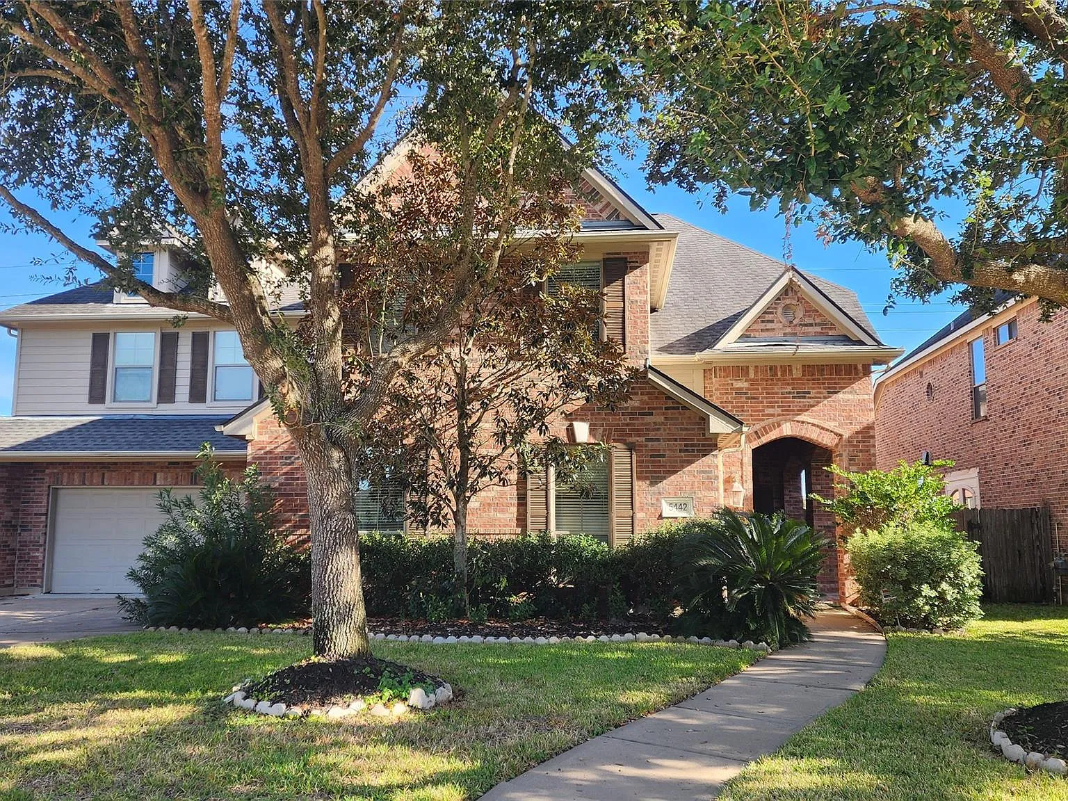 5 bed, 4.5 bath, 3394 sqft, $3,350 — Photo 1