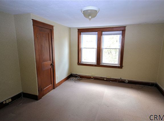 5th image of 93 Bay St