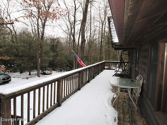 4th image of 21 Oakland Dr