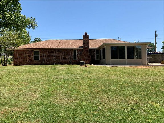 2nd image of 16901 Walnut Dr