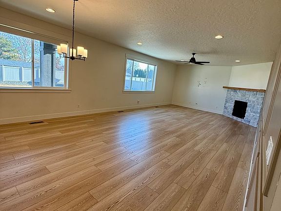 4th image of 12626 S Averyon Way