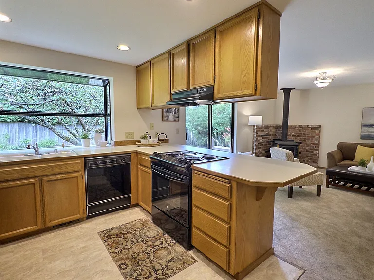 3910 Maple Rd — Photo 7