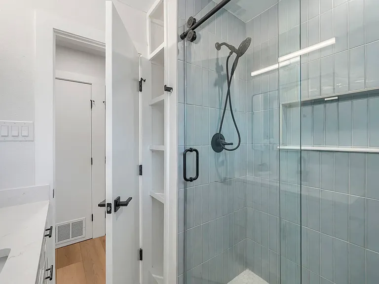 6504 Hickman Ave #A — Photo 15