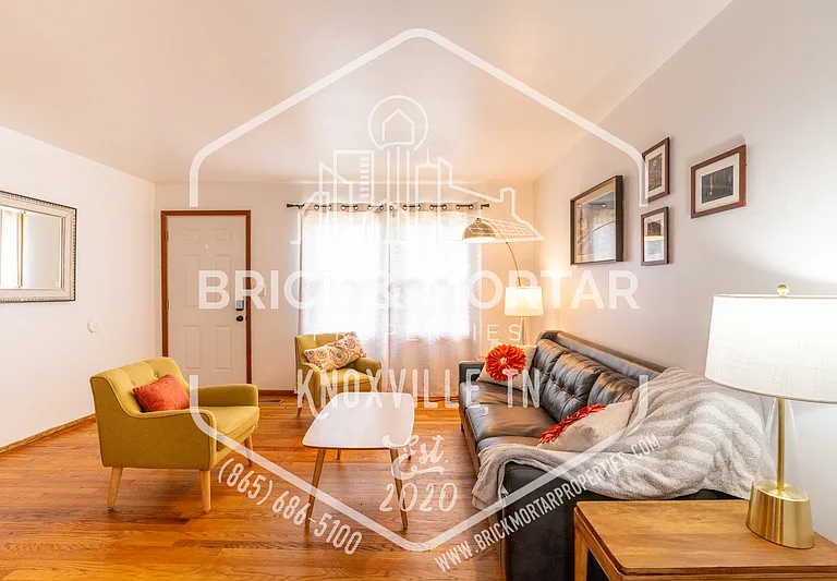 2407 Holbrook Dr — Photo 11