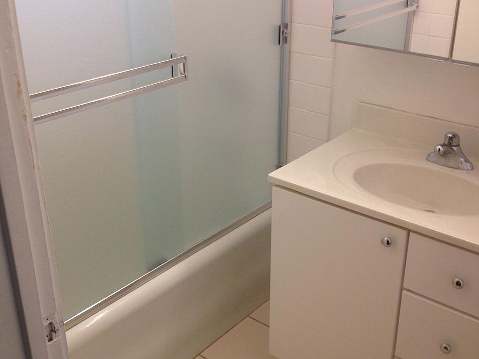 1st image of 610 23rd St #21