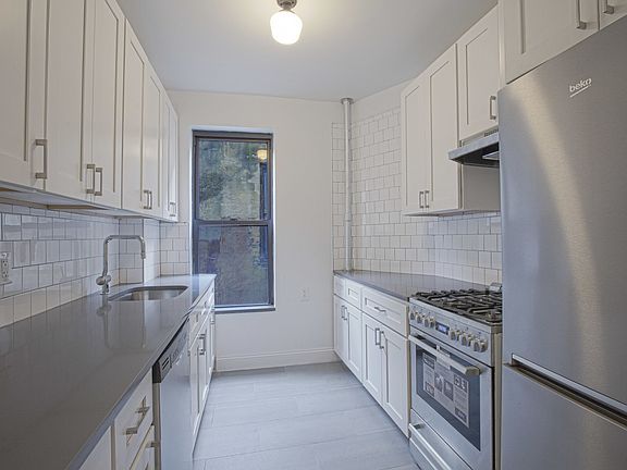 3rd image of 168-170 E 81st St APT 4A