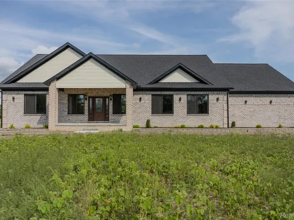 1546 Ashley Ln, Allenton, MI 48002