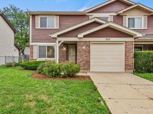 527 Commanche Trl, Wheeling, IL 60090