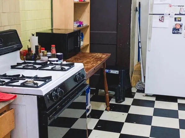 5883 Darlington Rd, Pittsburgh, PA 15217