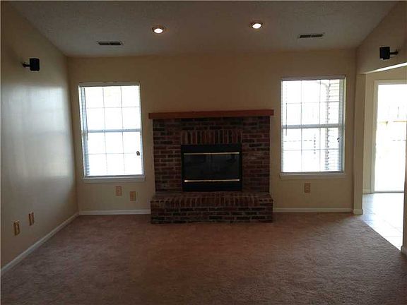4th image of 17401 Austrian Pine Way
