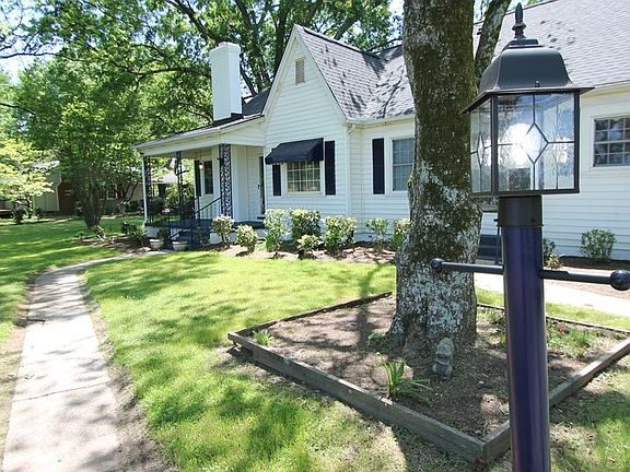 5th image of 1004 Anderson Rd S