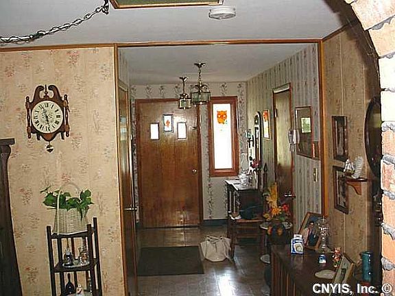 5th image of 8354 Sandra Ave