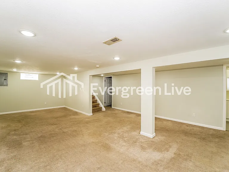 15810 Harrison Dr — Photo 13