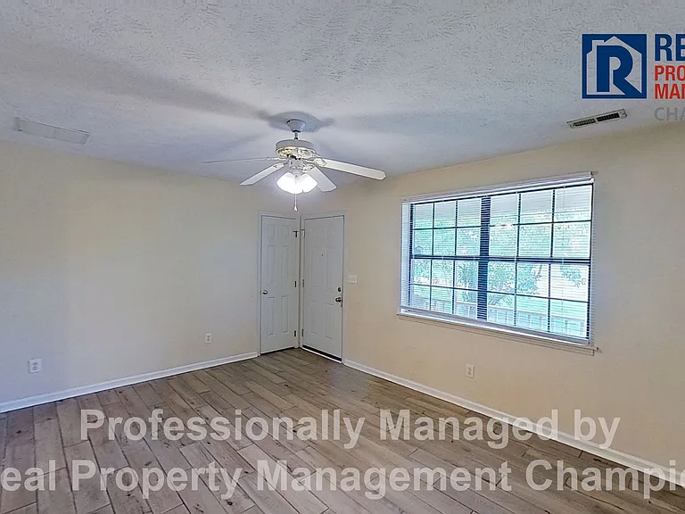 237 Bountiful Ln — Photo 4