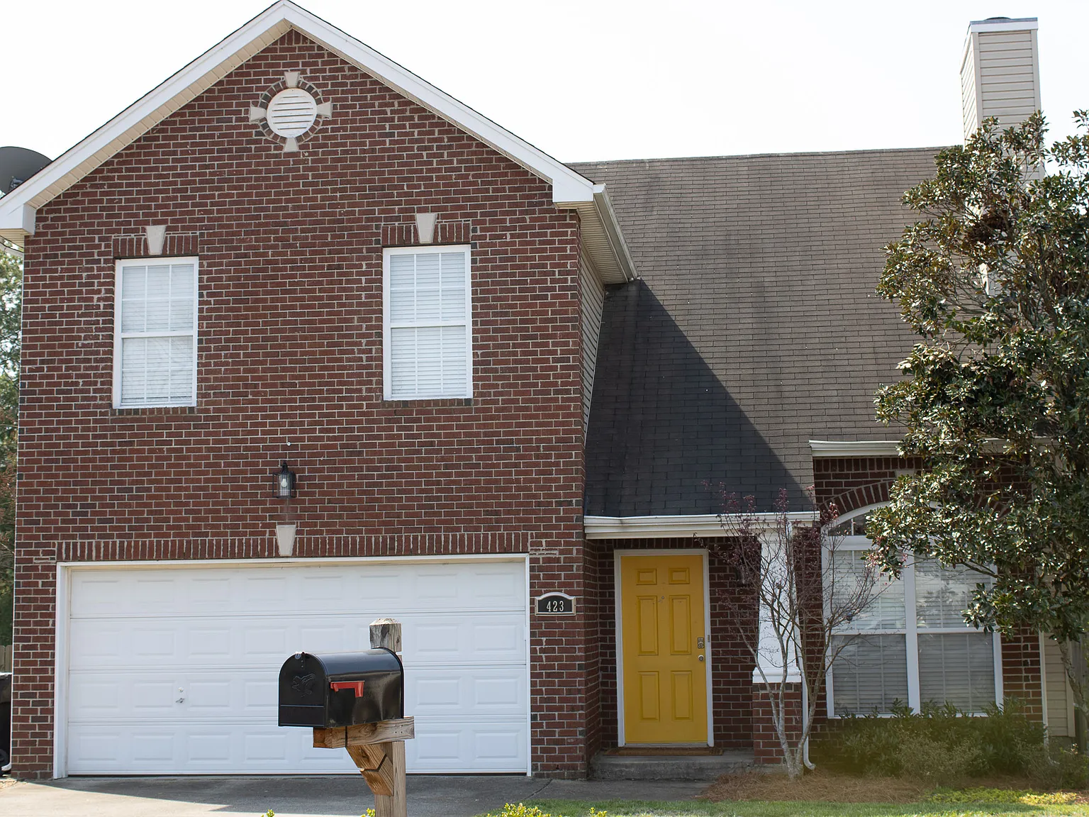 3 bed, 2.5 bath, 1636 sqft, $5,000 — Photo 1